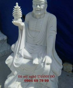 Tượng La Hán Thác Tháp bằng đá