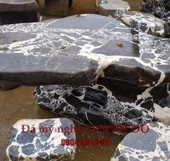 Bàn ghế đá tự nhiên