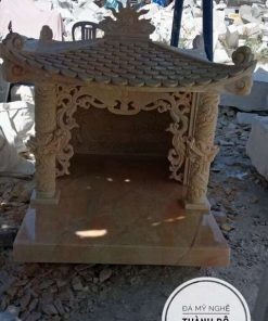 Bàn thờ ông Địa đắ tự nhiên
