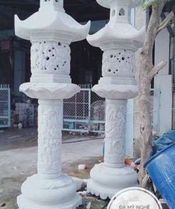 Đèn đá cao 2.5m