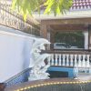 Tượng cá heo được đá Thành Đô lắp đặt hoàn thiện
