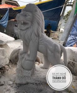 Tượng sư tử đá ôm cầu