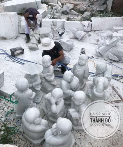 Tượng chú tiểu đá cẩm thạch