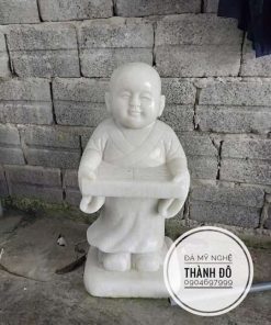 Tượng chú tiểu đá cẩm thạch trắng