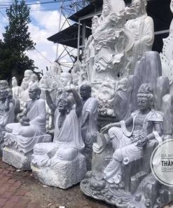 Tượng La Hán đá xám đen