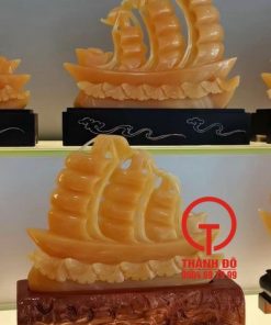Thuyền buồm đá ngọc hoàng long