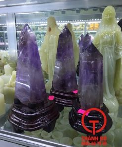 Trụ đá thạch anh tím