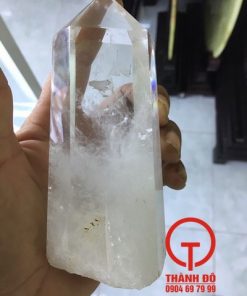 Trụ đá thạch anh trắng
