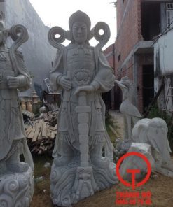 Tượng Hộ Pháp đá tự nhiên