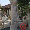 Tượng cô gái vác lu bằng đá