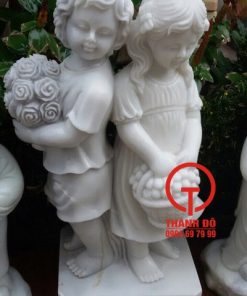 Tượng em bé bằng đá