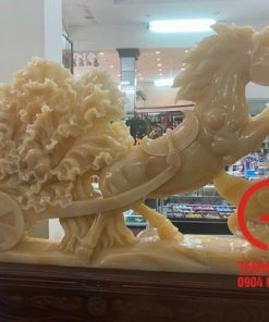 Tượng ngựa đá kéo bắp cải