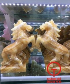 Tượng ngựa đá ngọc hoàng long
