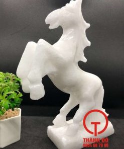 Tượng ngựa đá phong thủy để bàn