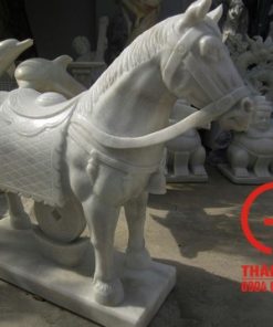 Tượng ngựa phong thủy bằng đá tự nhiên