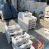Con tiện bằng đá trắng